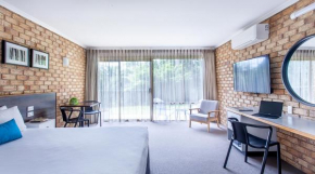  Sunshine Coast Motor Lodge  Вумбай